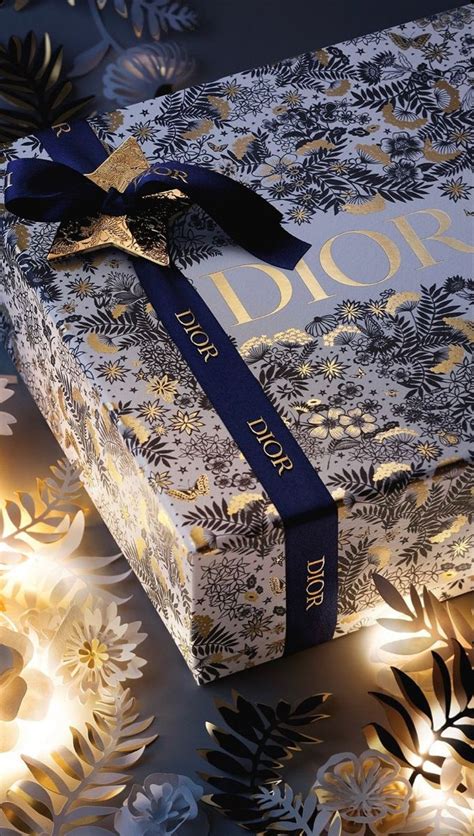 dior christmas packaging.